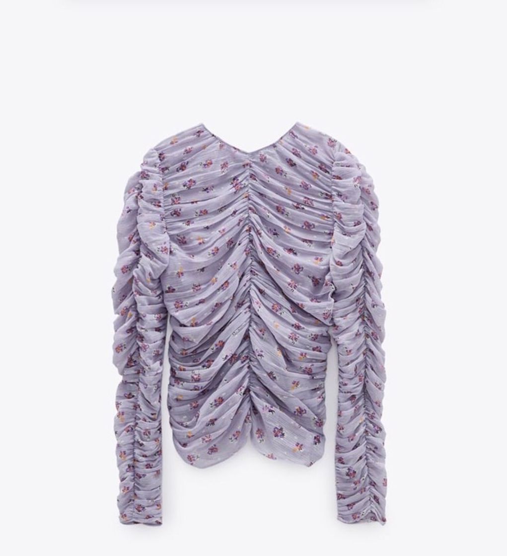 BLUSA ESTAMPADA COM FRANZIDOS