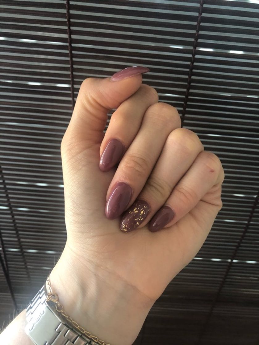 Moda Pink/gold nails