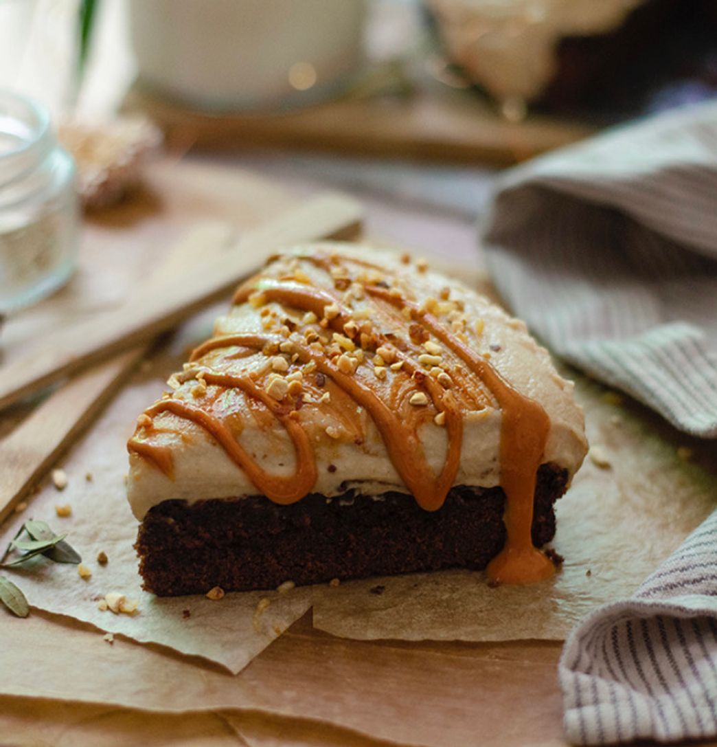 Social Tarta brownie con leche condensada y mantequilla de Almendras
