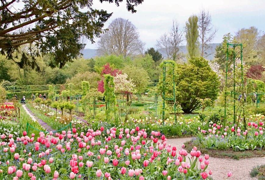 Place Monet garden