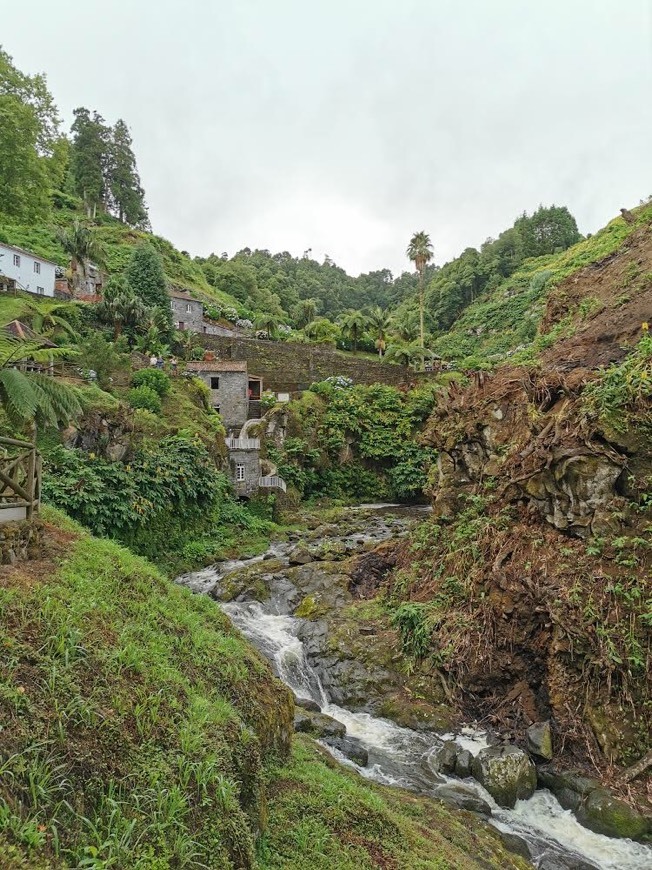 Place Ribeira dos Caldeirões