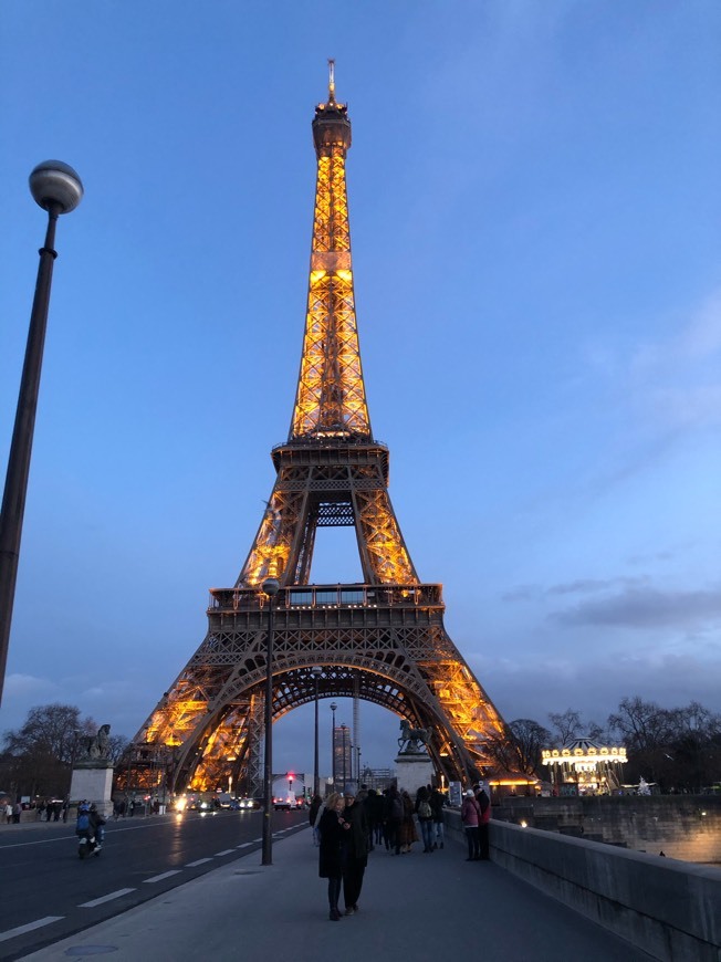 Place Torre Eiffel