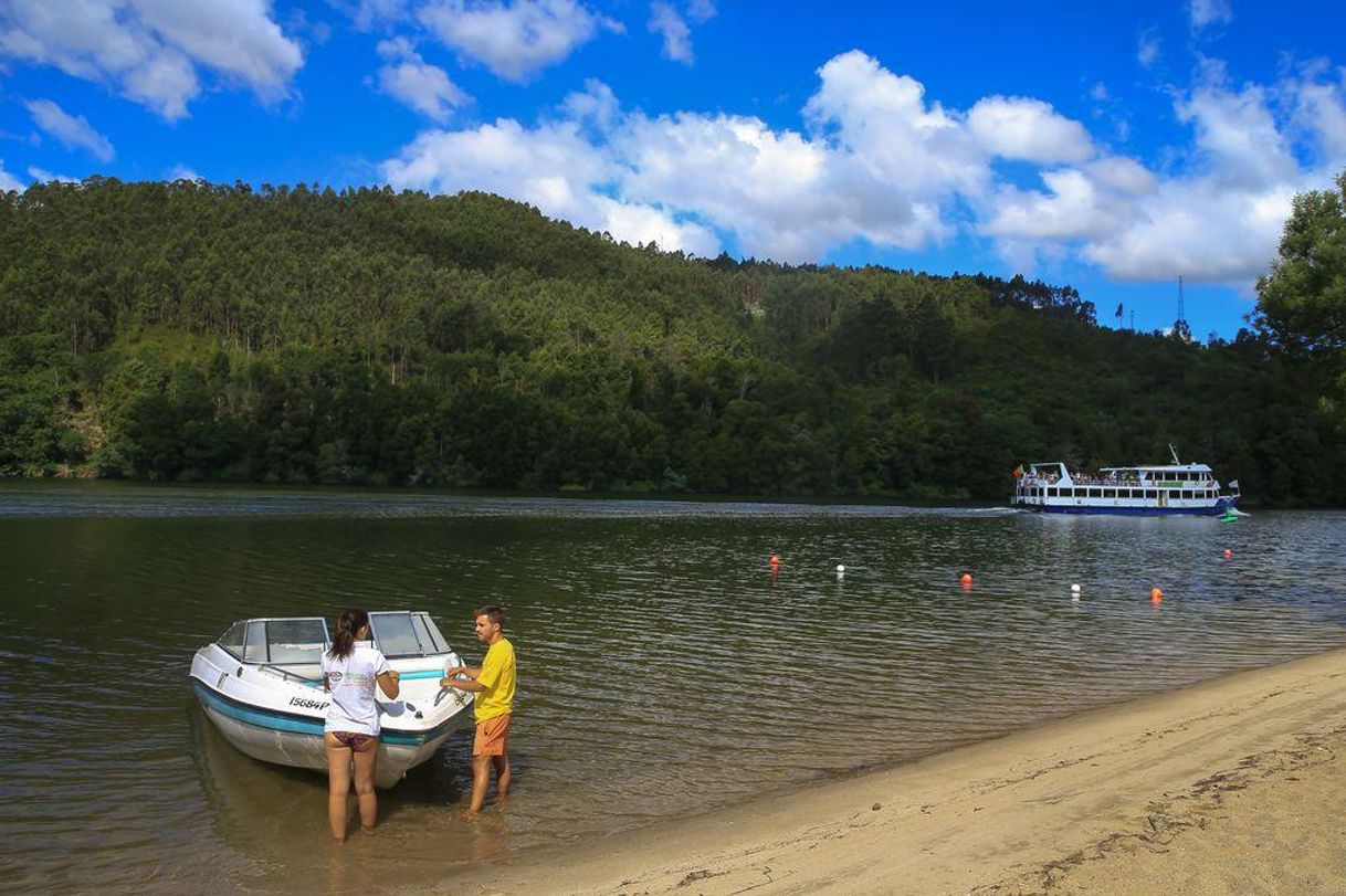 Place Fluvial da Lomba Beach