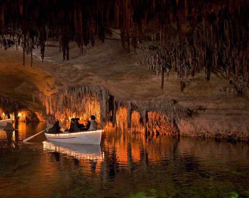 Place Cuevas del Drach