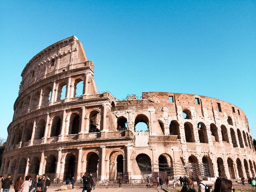 Lugar Coliseo de Roma