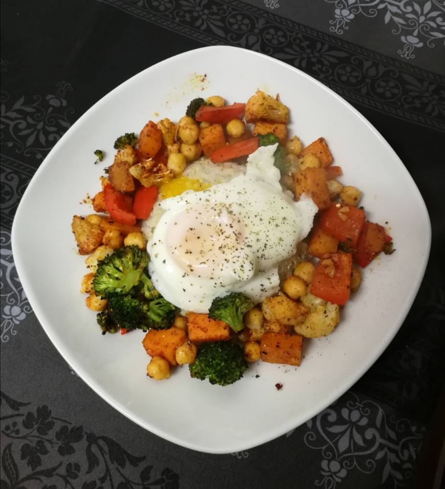 Social Legumes no forno com ovo escalfado