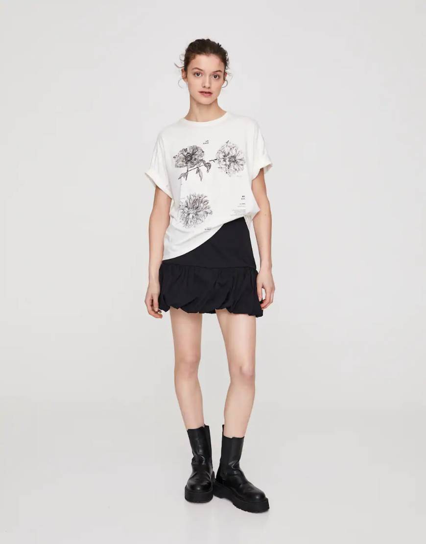 Social T-shirt com ilustração de flores