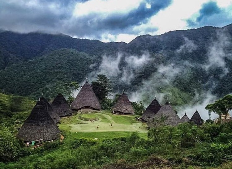 Lugar Flores Island