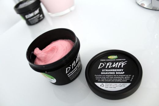 Lush D‘Fluff Stawberry Shaving Soap