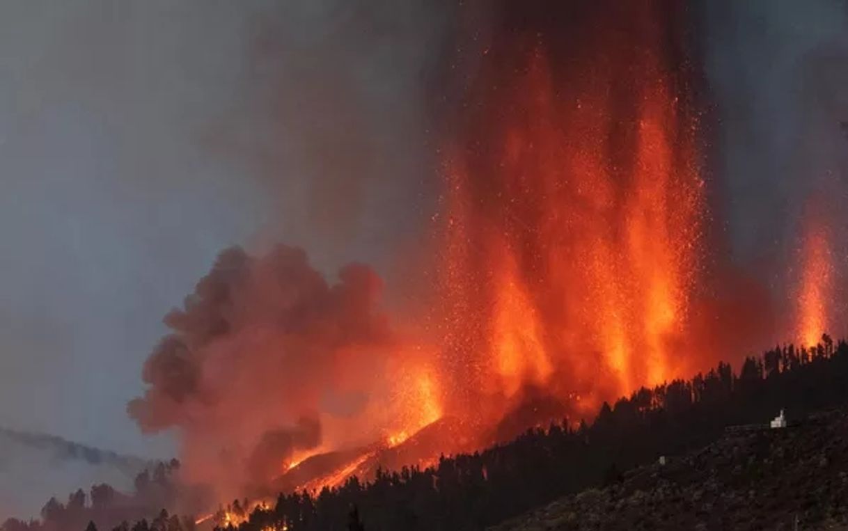 Fashion Vulcão entra em erupção nas Ilhas Canárias espanholas | Mundo | G1