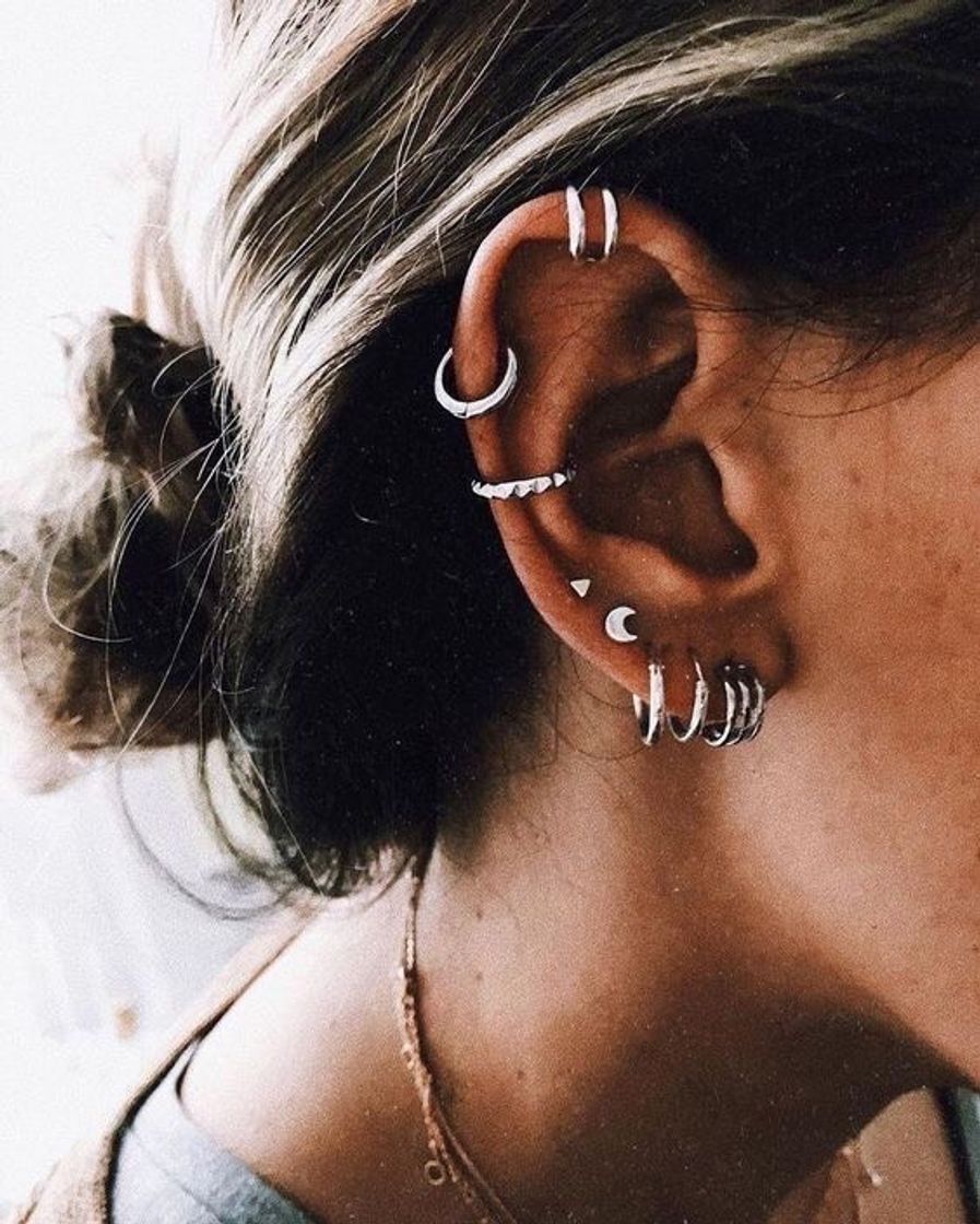 Moda piercing de orelha