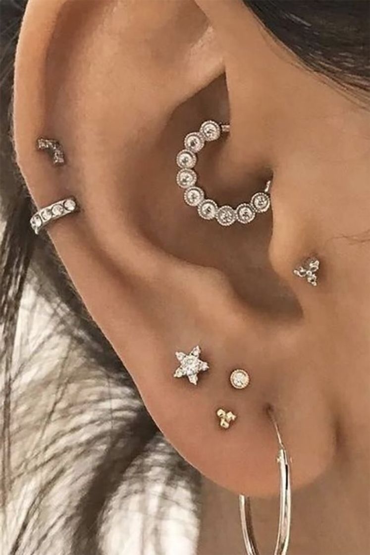 Moda piercing de orelha lindo