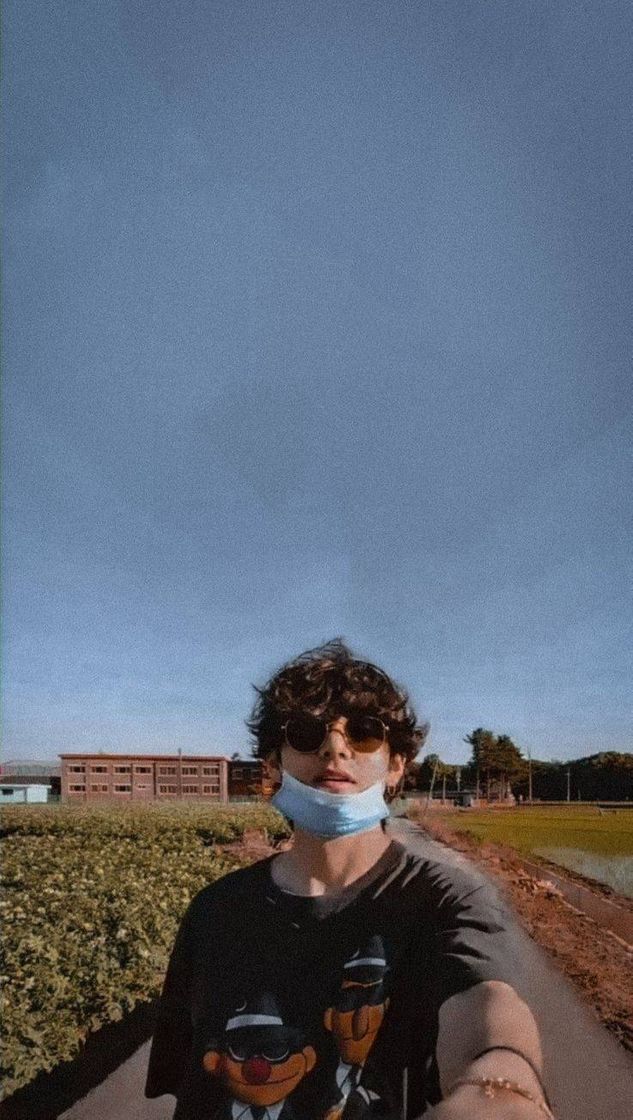 Social taetae wallpaper 🥺✨🦋