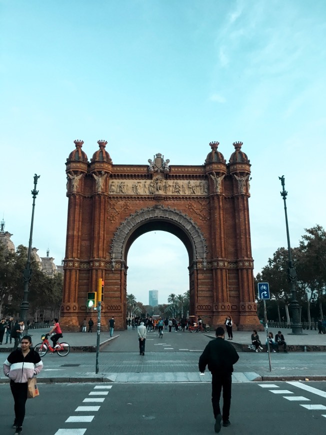 Place Arc de Triomf