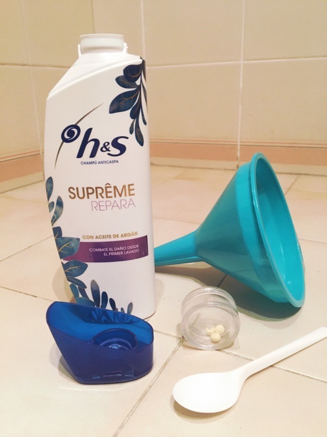 Product Head & Shoulders Supreme Hidrata Champú Anticaspa Pelo Seco