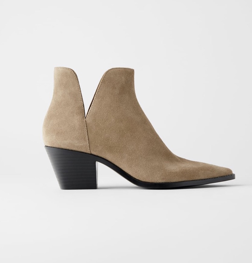 Botins de pele