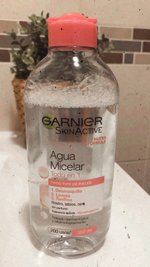 Product Água Micelar Garnier 