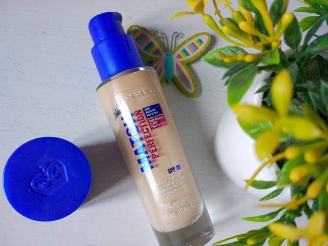 Product Rimmel Match Perfection base líquida SPF 20