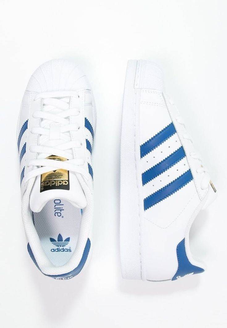Social • Adidas Super Star