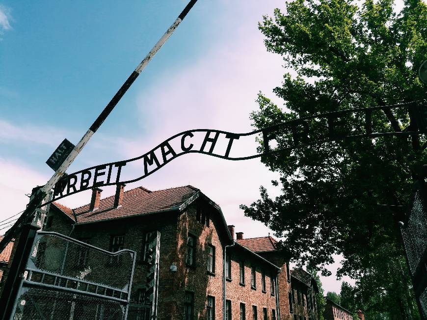 Place Campo de Concentração - Auschwitz & Birkenau