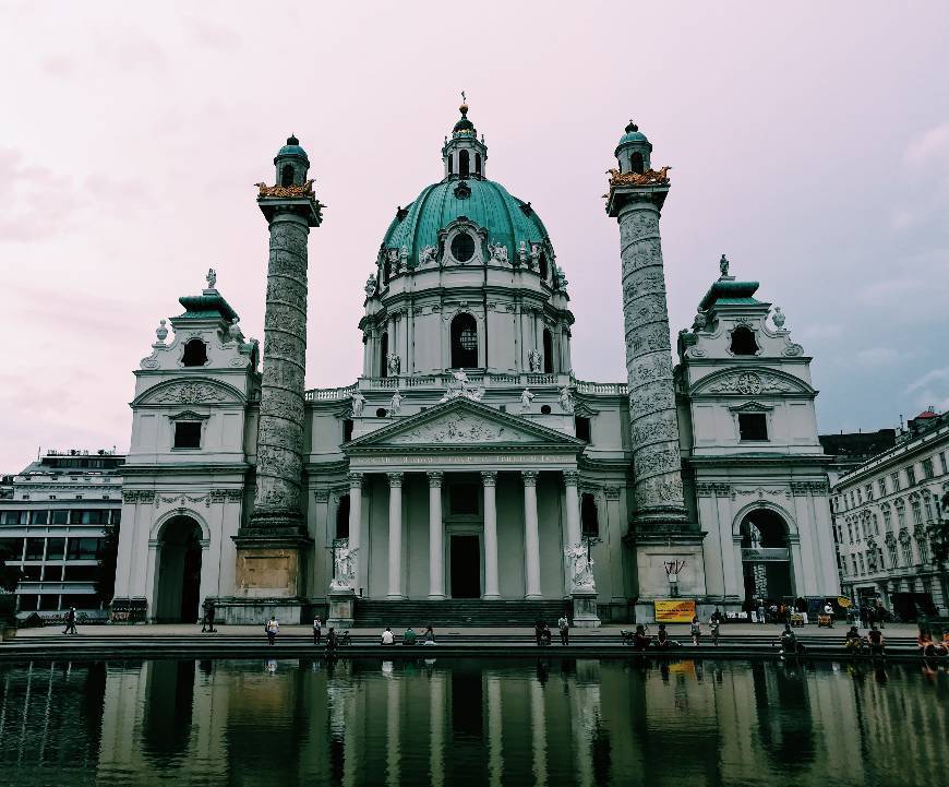 Lugar Karlskirche