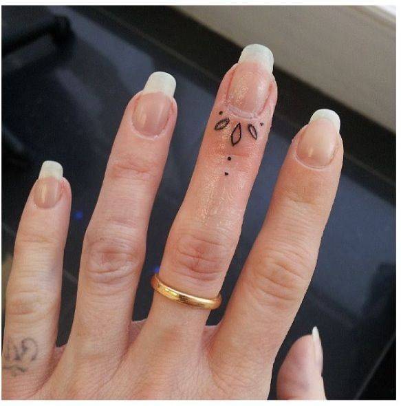 Product FINGERS TATTOO 