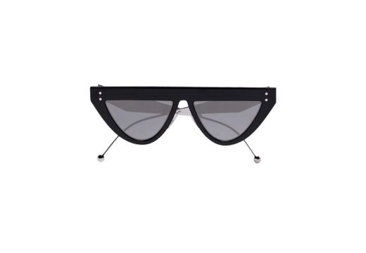 FENDI EYEWEAR
DeFender flat brow sunglasses