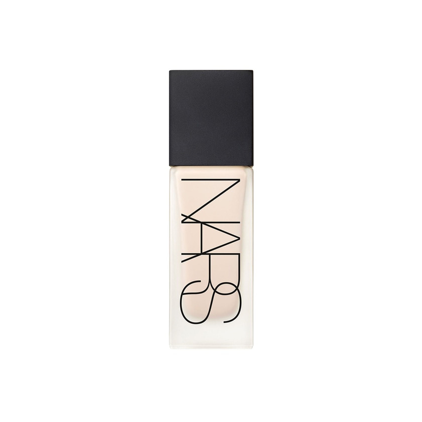 Social All Day Luminous Weightless Foundation 
