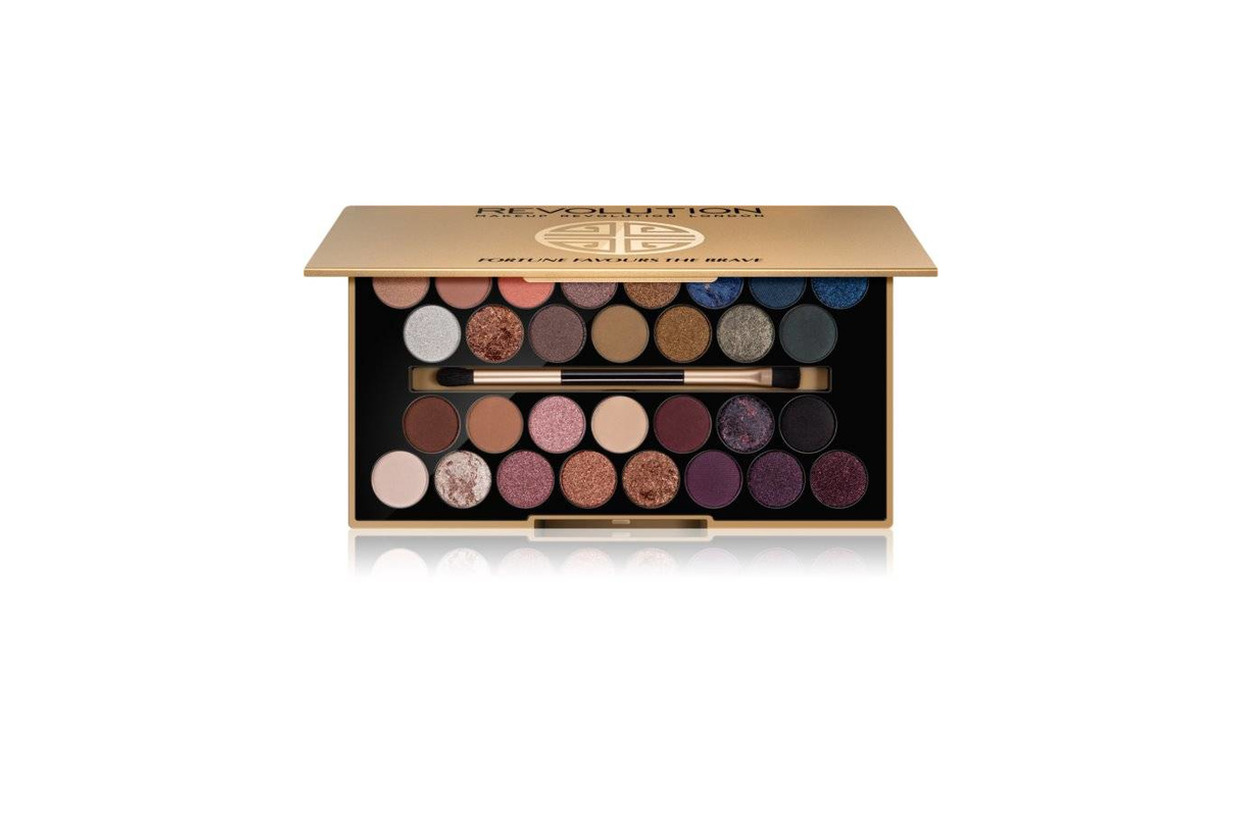 Social Makeup Revolution Fortune Favours the Brave 

