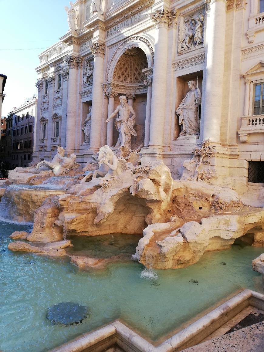 Place Fontana di Trevi