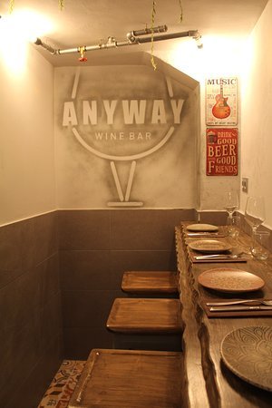 Restaurantes Anyway Wine Bar