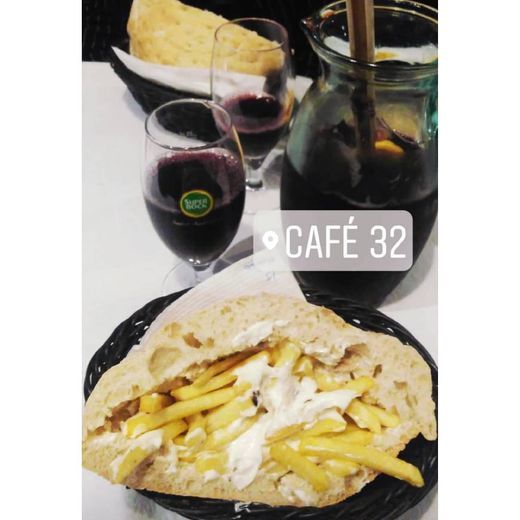 Restaurants Café 32