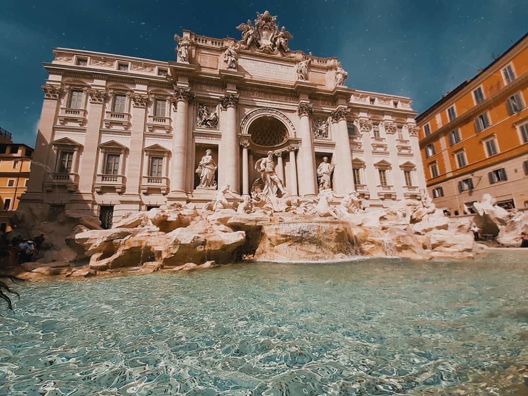 Place Fontana di Trevi