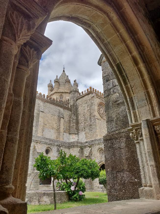 Place Catedral de Évora