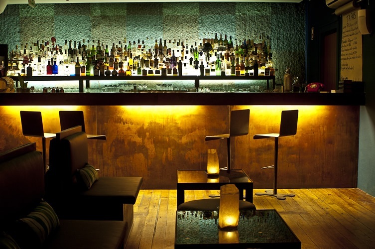 Place CINCO lounge