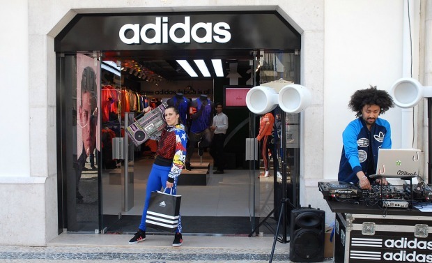 Lugar Adidas