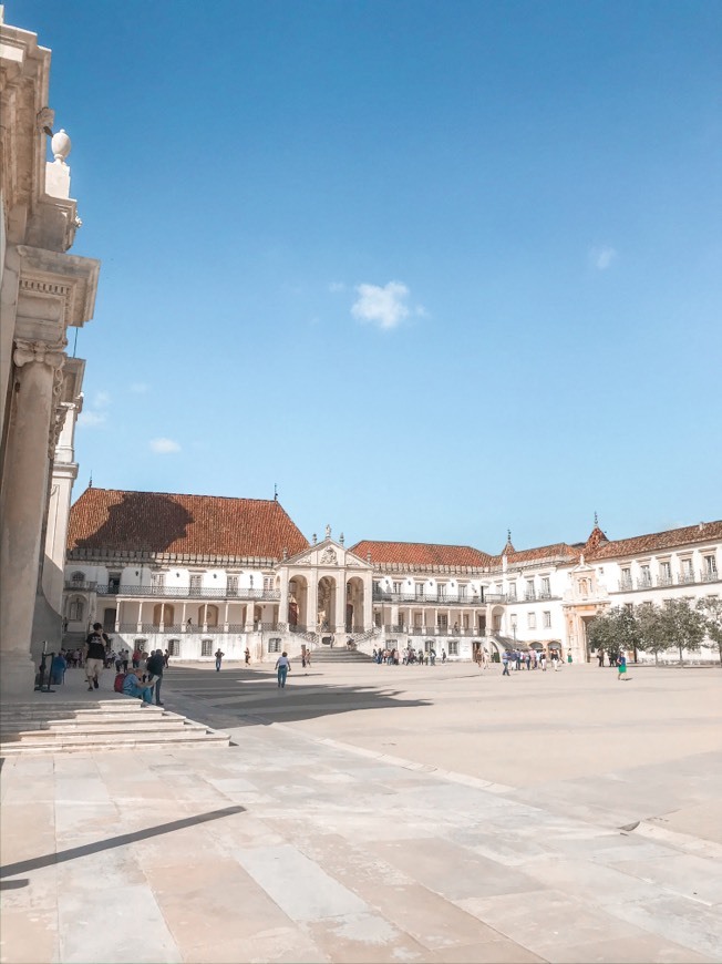 Lugar University of Coimbra Faculty of Law