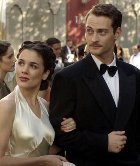 Serie El tiempo entre costuras