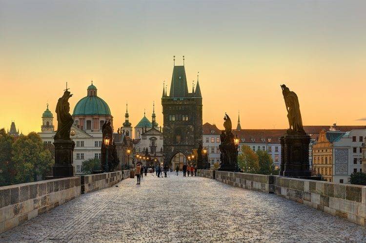 Place Charles Bridge