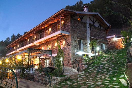 Casa Rural El Serbal con piscina y jacuzzi climatizado