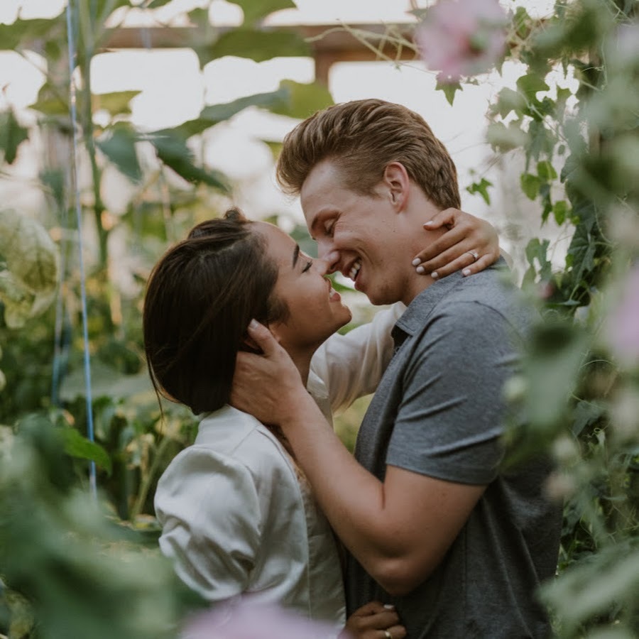 Social Maria and Eli