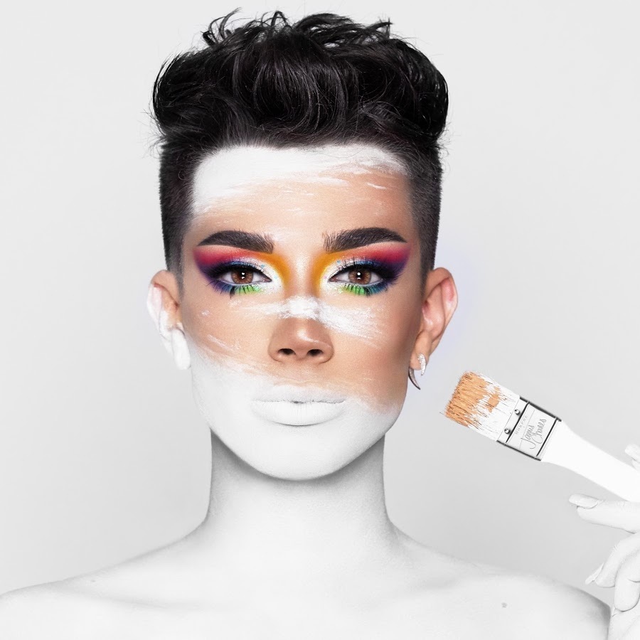 Moda James Charles