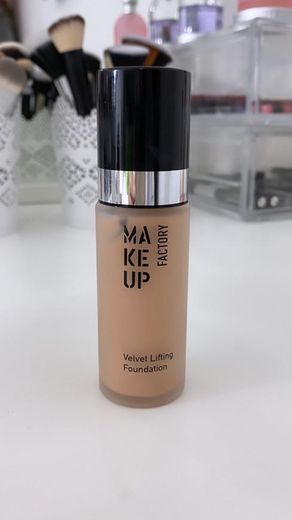 Makeup Factory | Velvet Lifting Foundation - 15