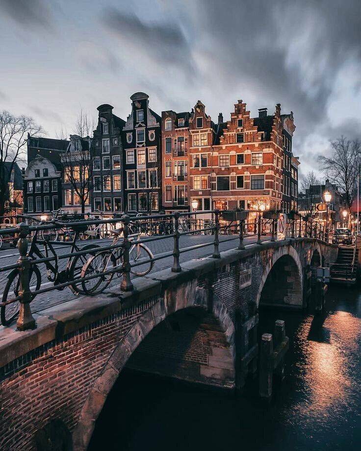 Place Ámsterdam