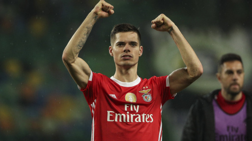 Social Julian Weigl