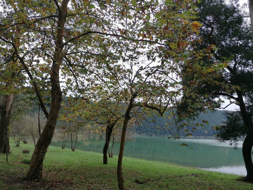 Place Furnas Lake