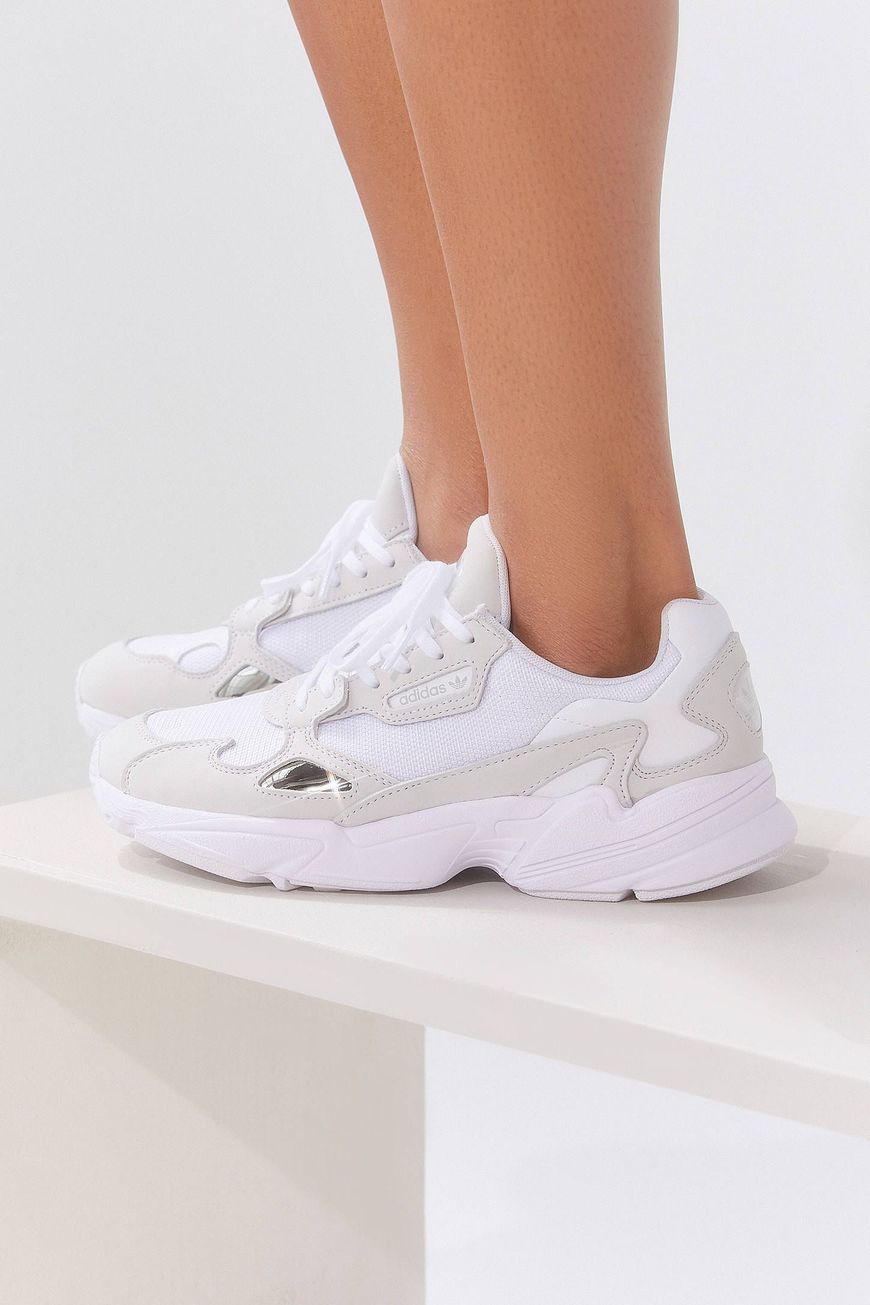 Social adidas falcon brancas