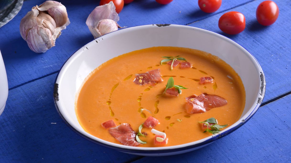 Fashion Salmorejo de sandía y tomatito de jardín 