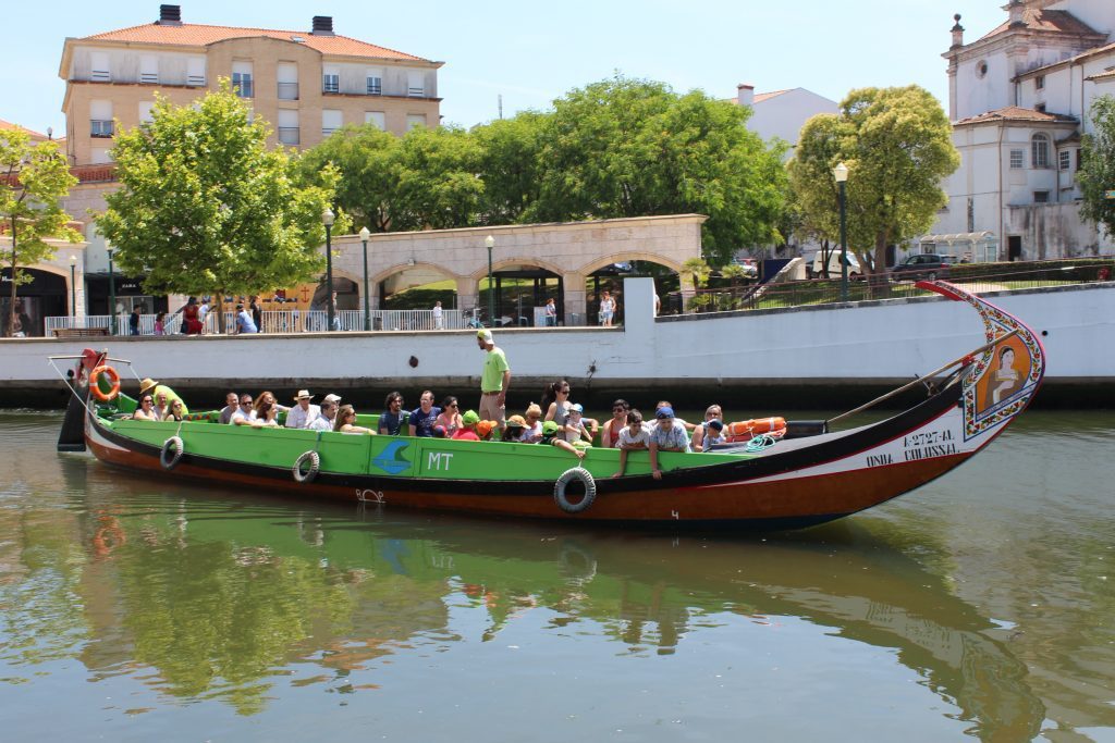 Fashion Trip to the canals (by Onda Colossal)