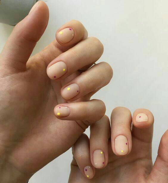 Fashion Minimalist nails